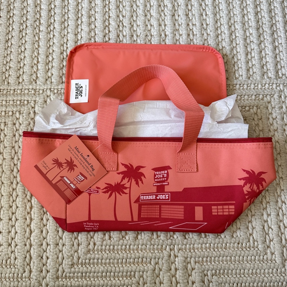 Trader Joe's Mini Insulated Tote Bag 1.5 Gal Limited PEACH PINK Cooler Rare NEW